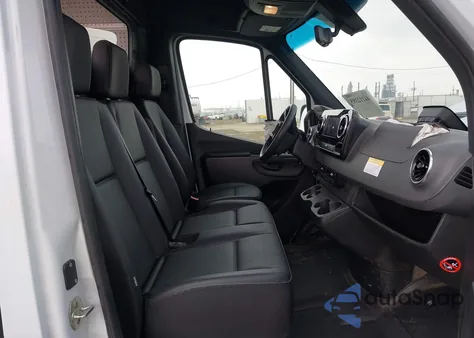 2025 Mercedes-Benz Sprinter 2500 Standard Roof 4-Cyl Diesel Ho from USA, damaged, VIN W1Y4NBHY8ST202686